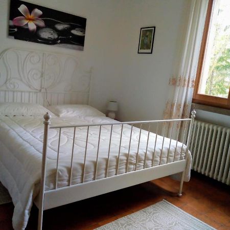 Casale La Pineta Apartment Mombaroccio ภายนอก รูปภาพ