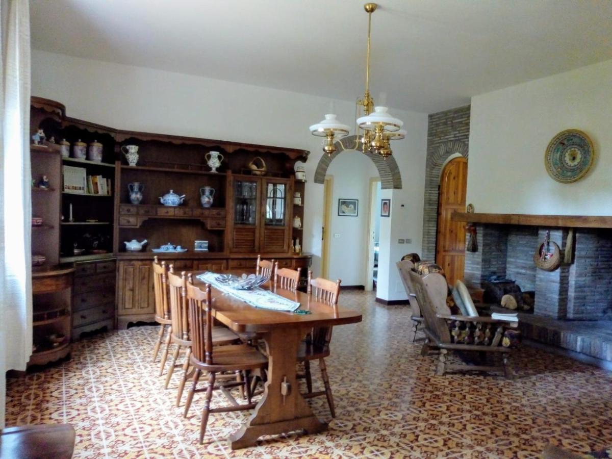 Casale La Pineta Apartment Mombaroccio ภายนอก รูปภาพ